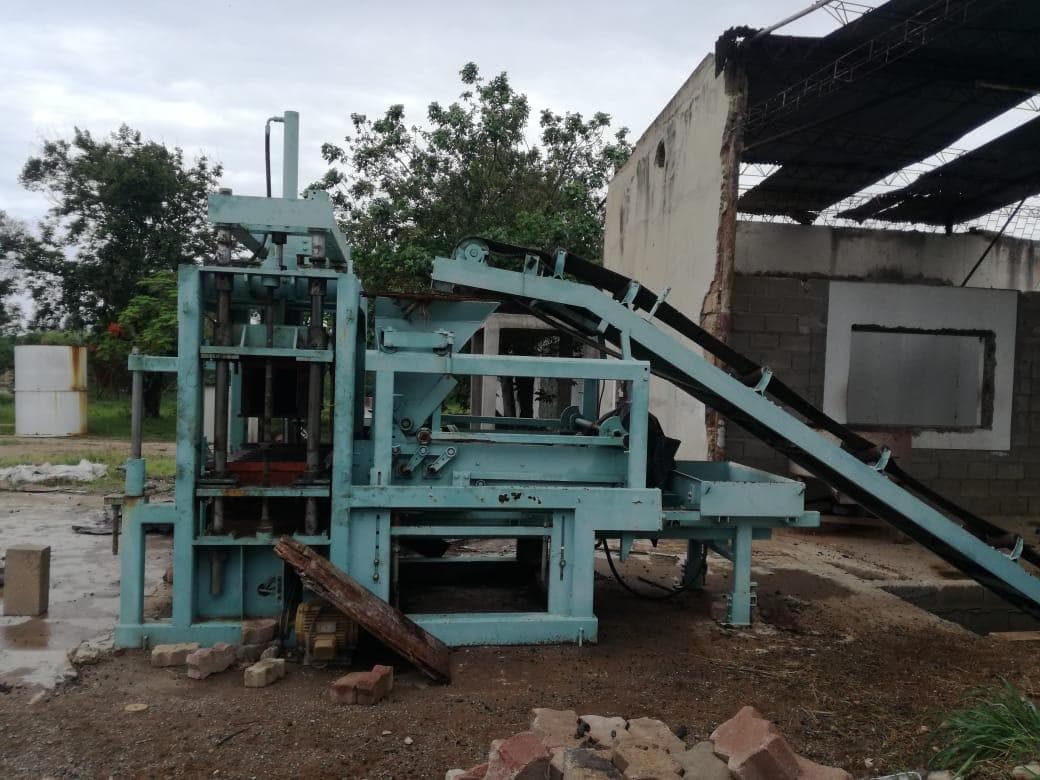 Máquina de blocos e pavê · — image 25