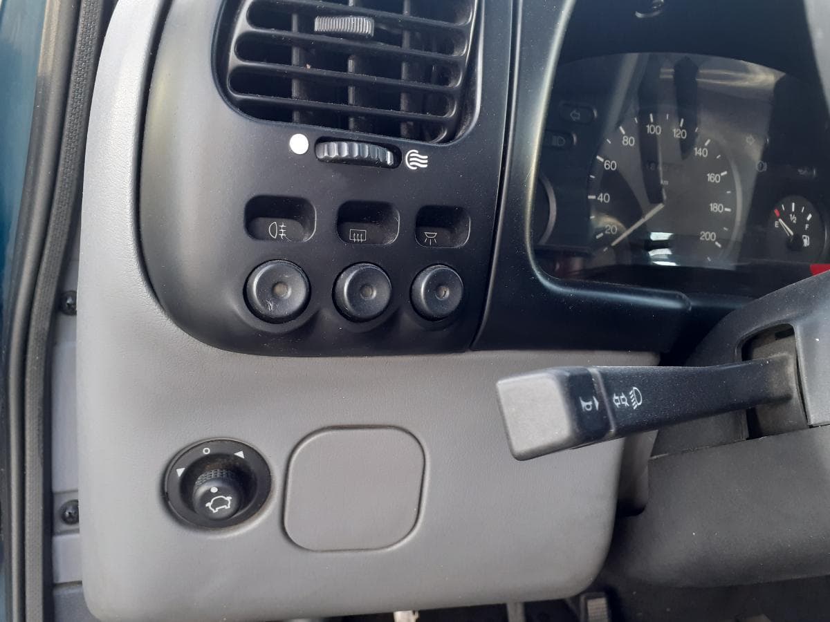 Ford Transit 2.5 DI · 3 Lugares — imagem 14
