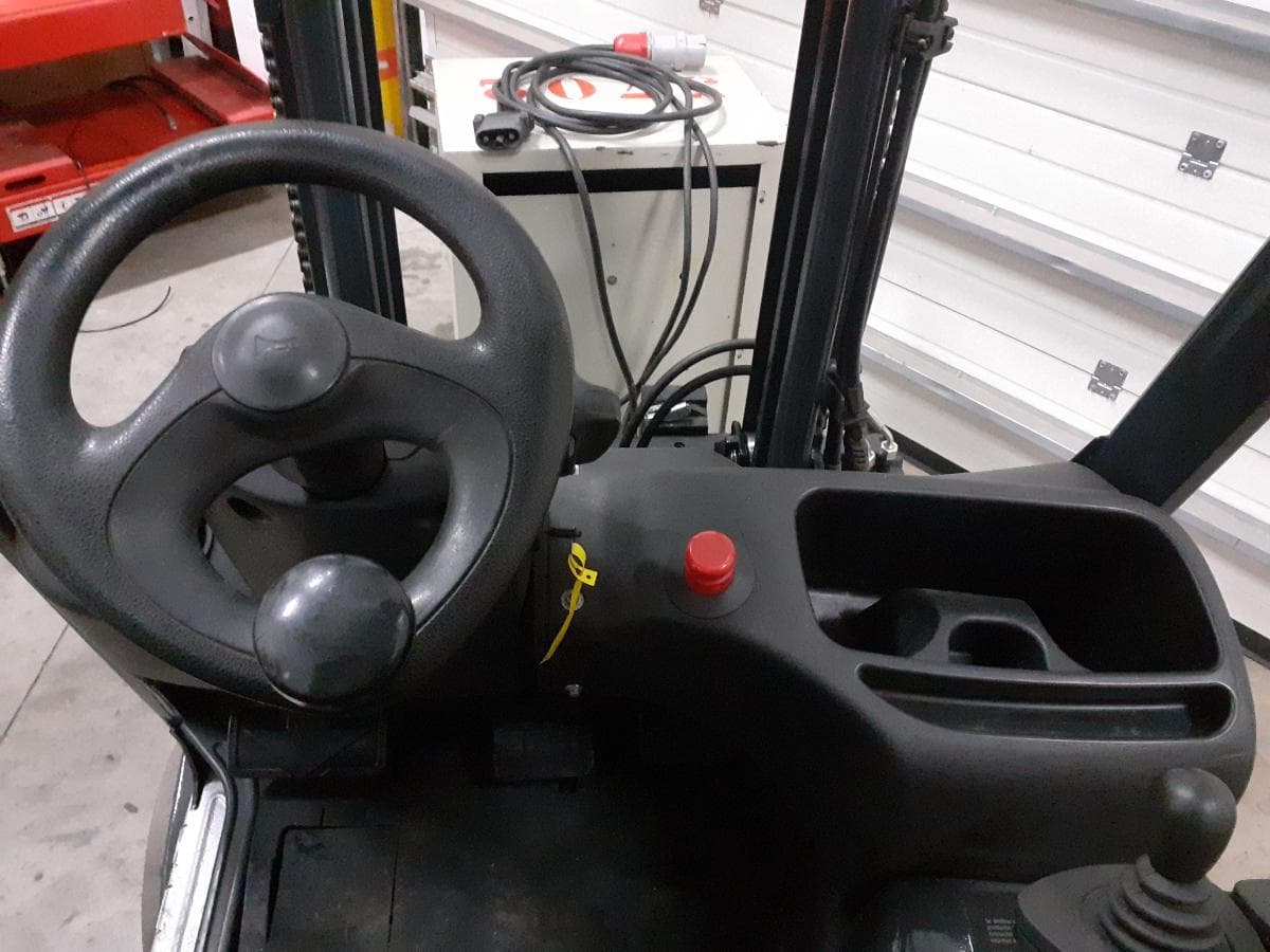 Empilhador Elétrico Linde E20PH — imagem 13
