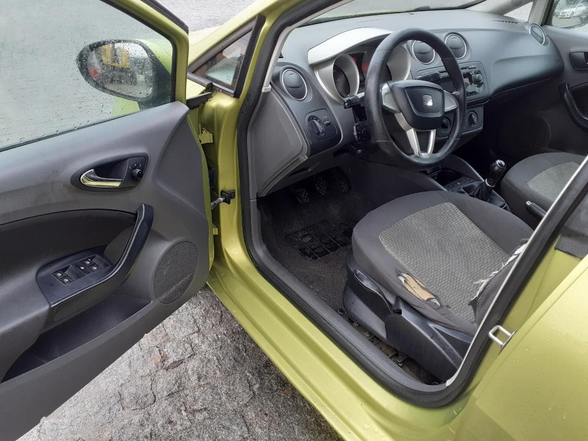 Seat Ibiza 1.9 TDI · Ano 2009 — imagen 8