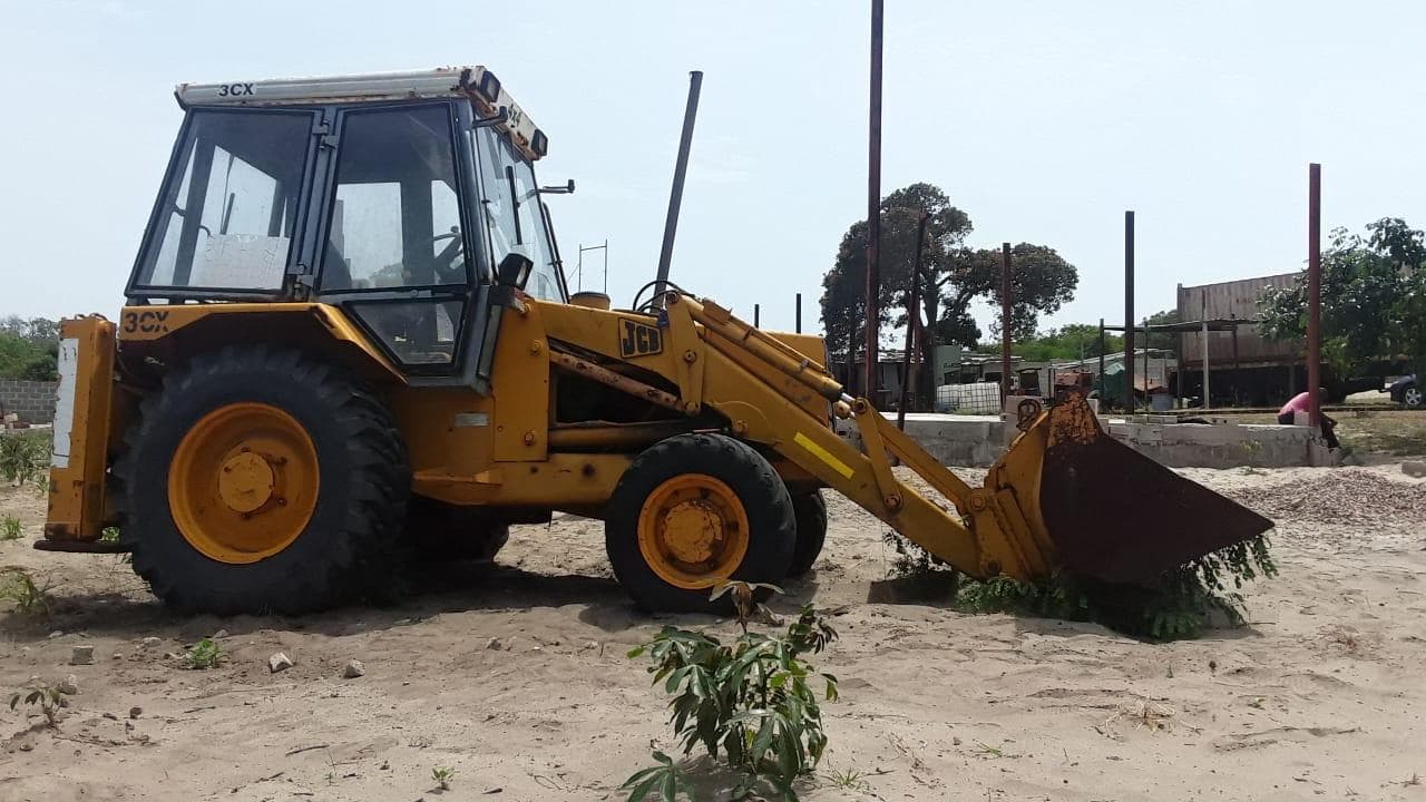 Retroescavadeira JCB - 3CX  4x4 · — image 2