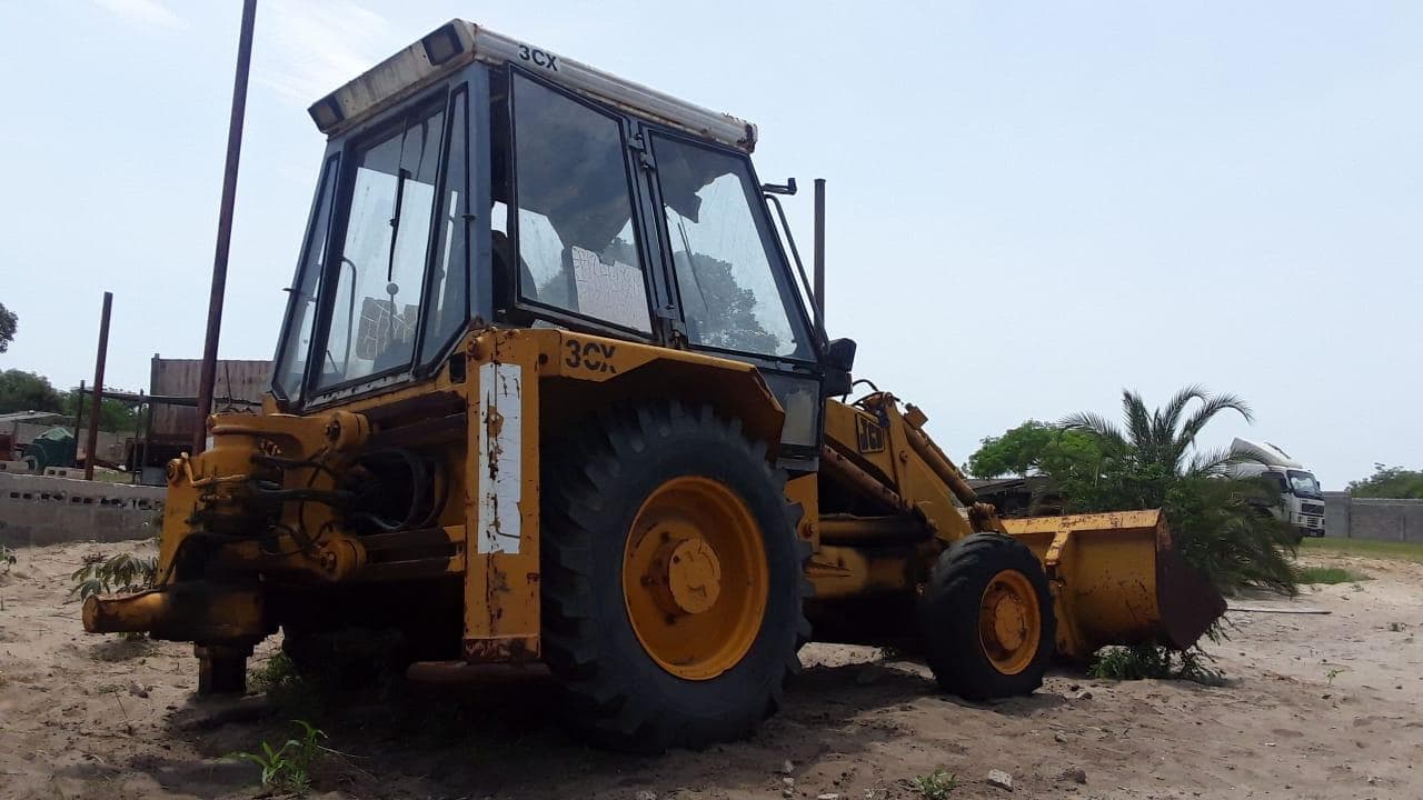 Retroescavadeira JCB - 3CX  4x4 · — image 3
