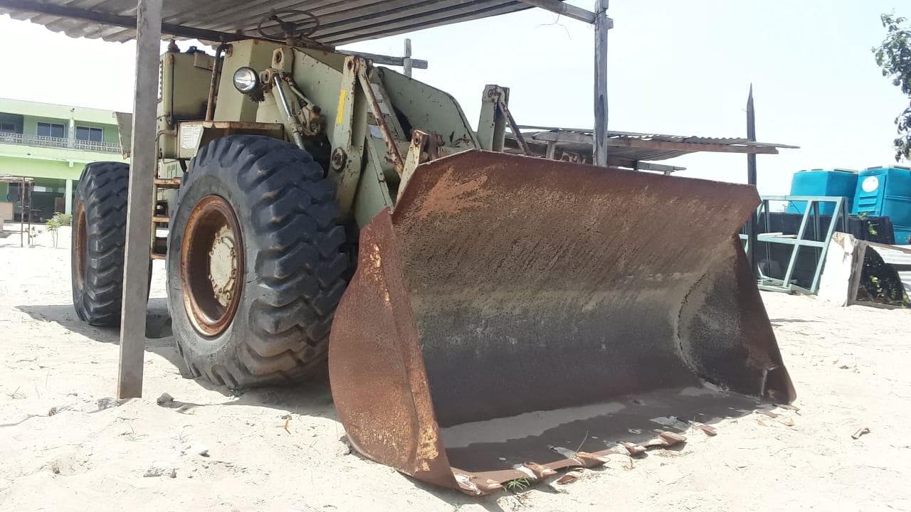 Pá carregadora CATERPILLAR 930 ·