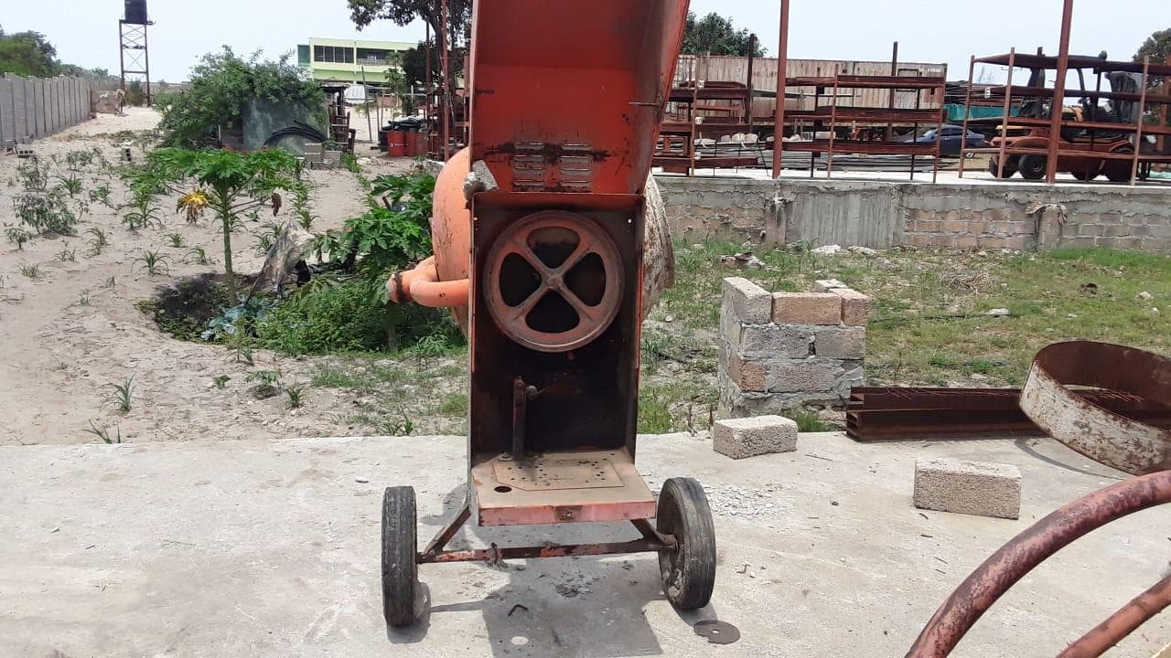 Betoneira IRBAL 320 · — imagem 2