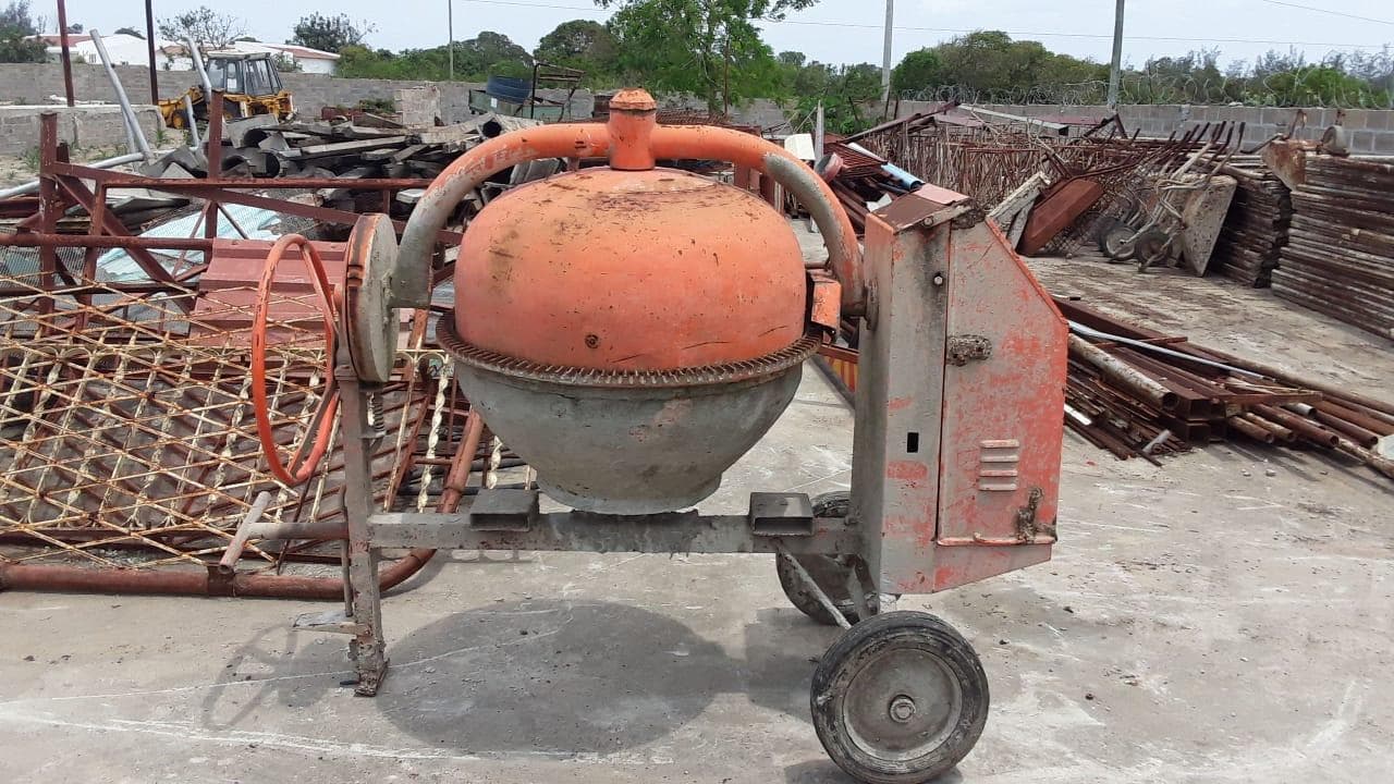 Betoneira IRBAL  320 · — image 1