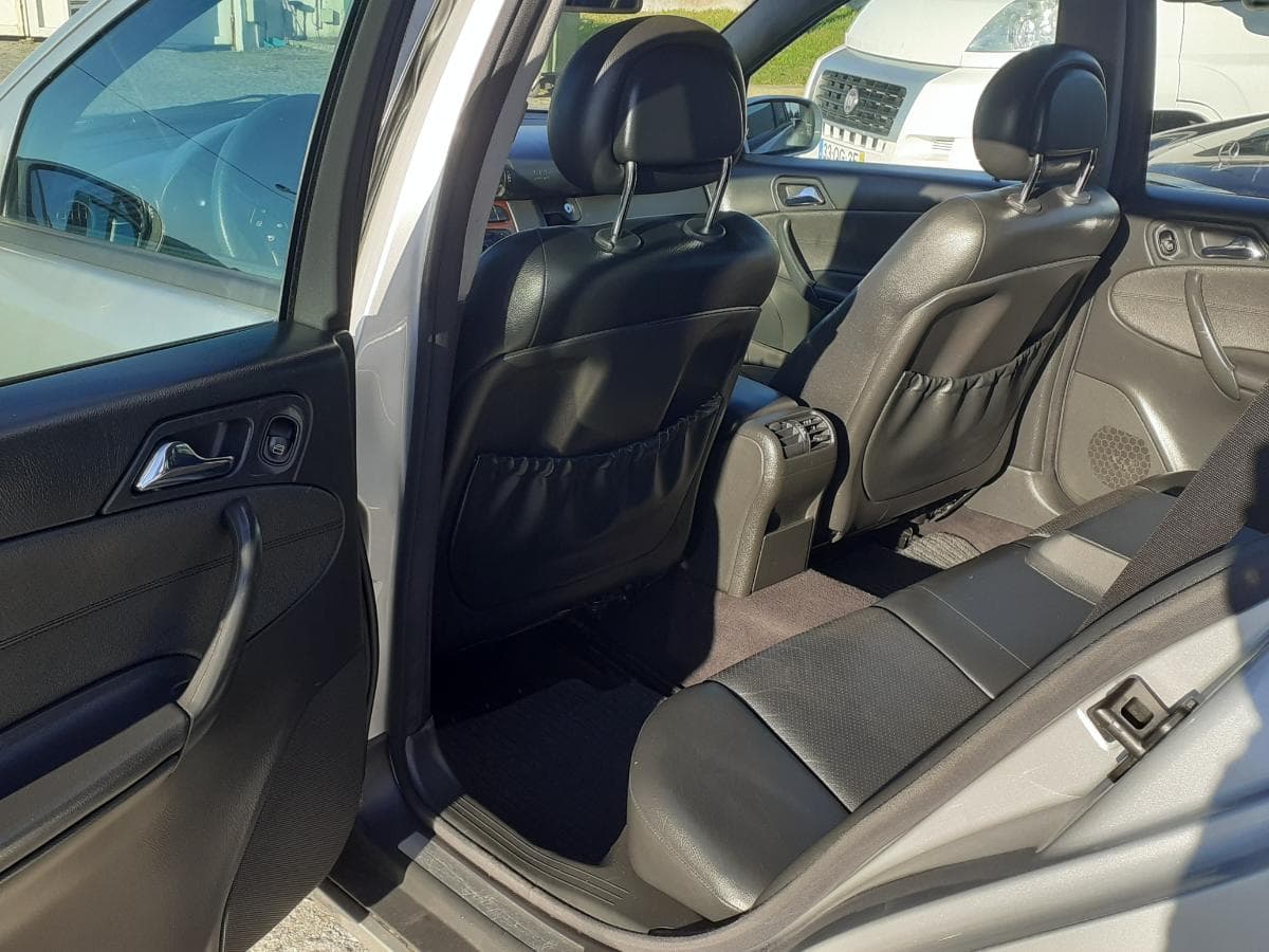 Mercedes-Benz 200 CDI · Ano 2002 — imagem 13