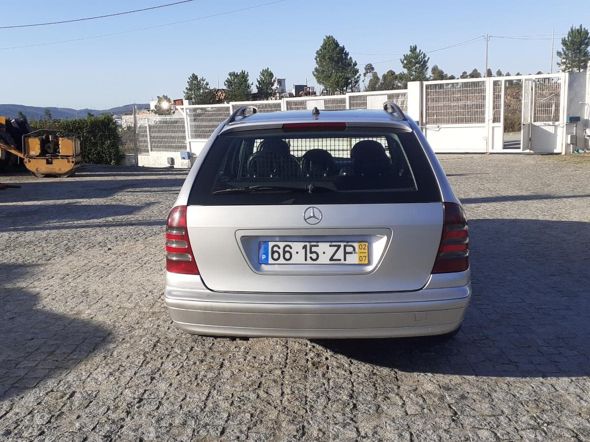 Mercedes-Benz 200 CDI · Ano 2002 — imagem 4