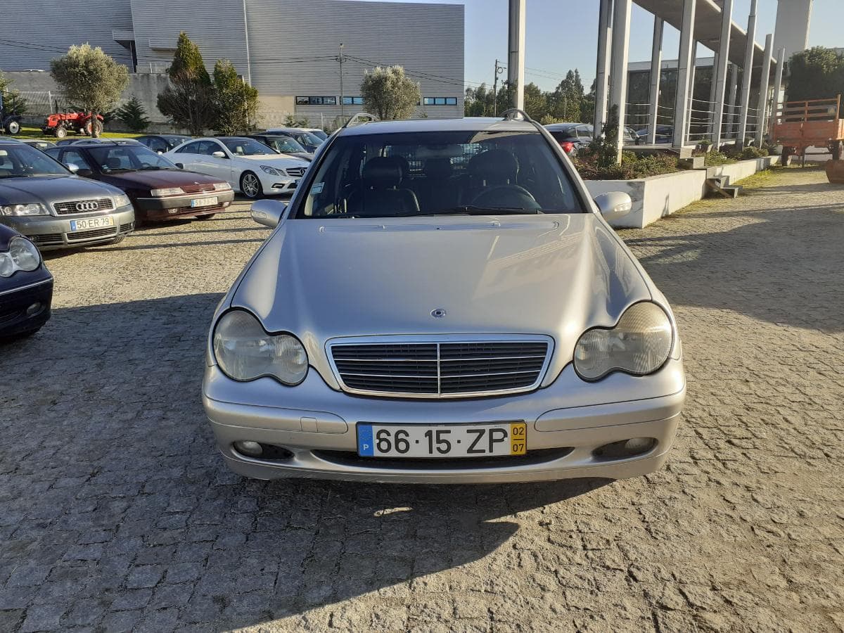 Mercedes-Benz 200 CDI · Ano 2002 — imagem 2