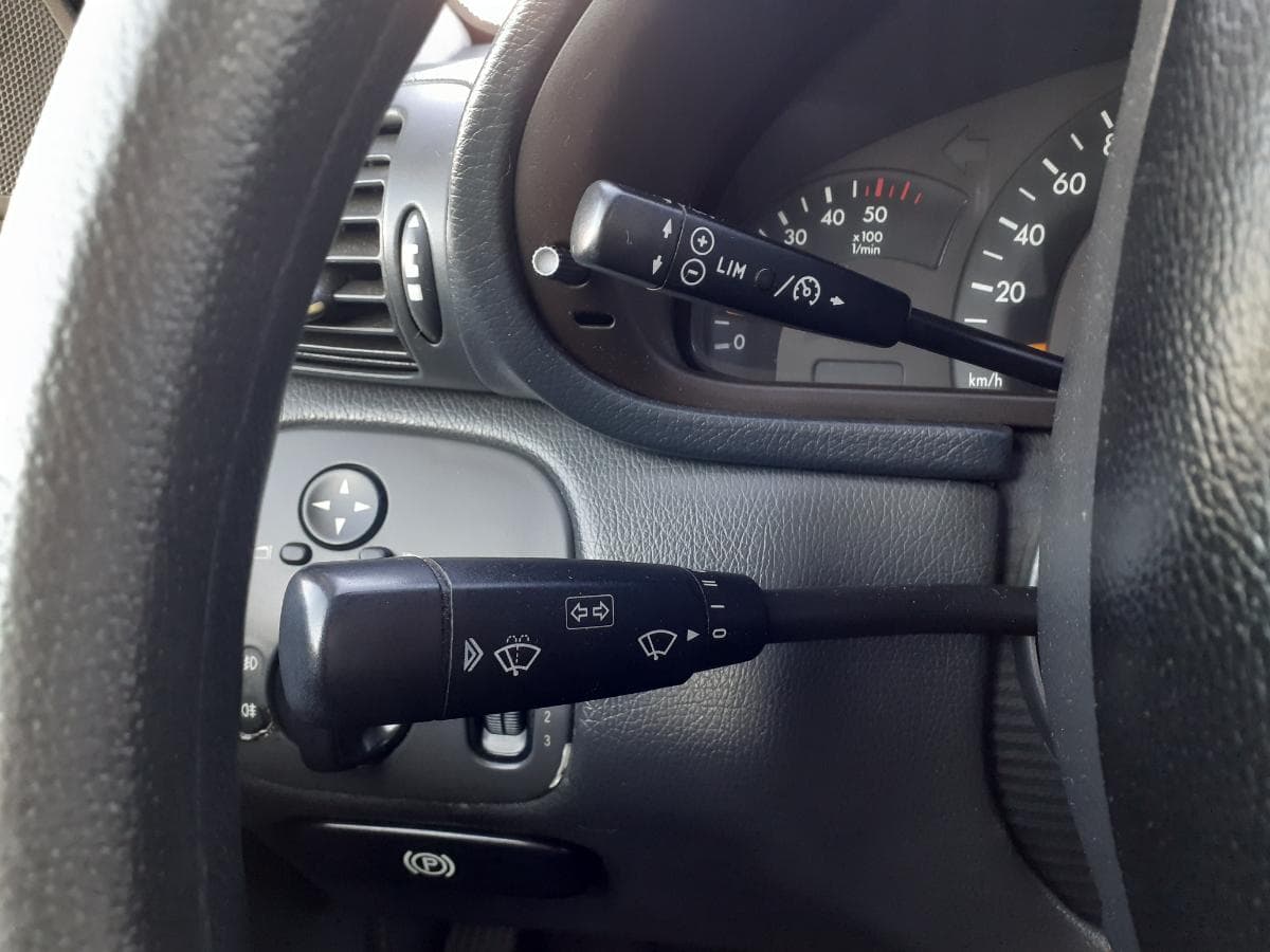Mercedes-Benz 200 CDI · Ano 2002 — imagem 18