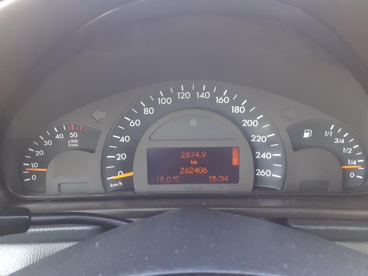 Mercedes-Benz 200 CDI · Ano 2002 — imagem 21