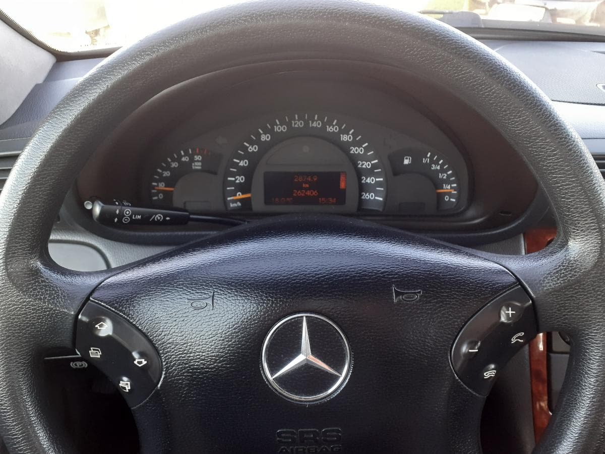 Mercedes-Benz 200 CDI · Ano 2002 — imagem 20