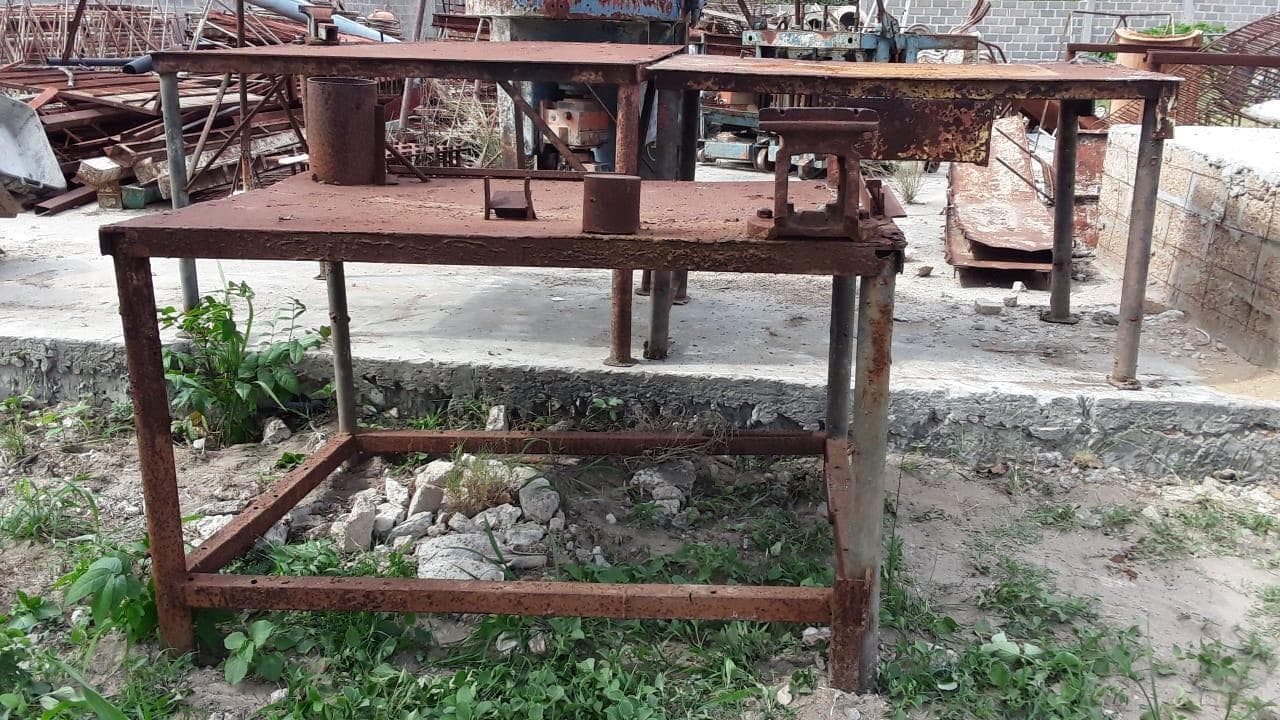 Bancadas metálicas  ·