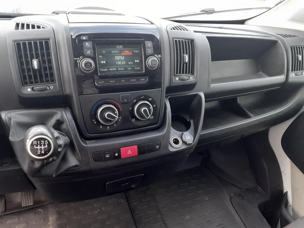 Peugeot Boxer 2.2 HDI Van · Ano 2016 — image 12