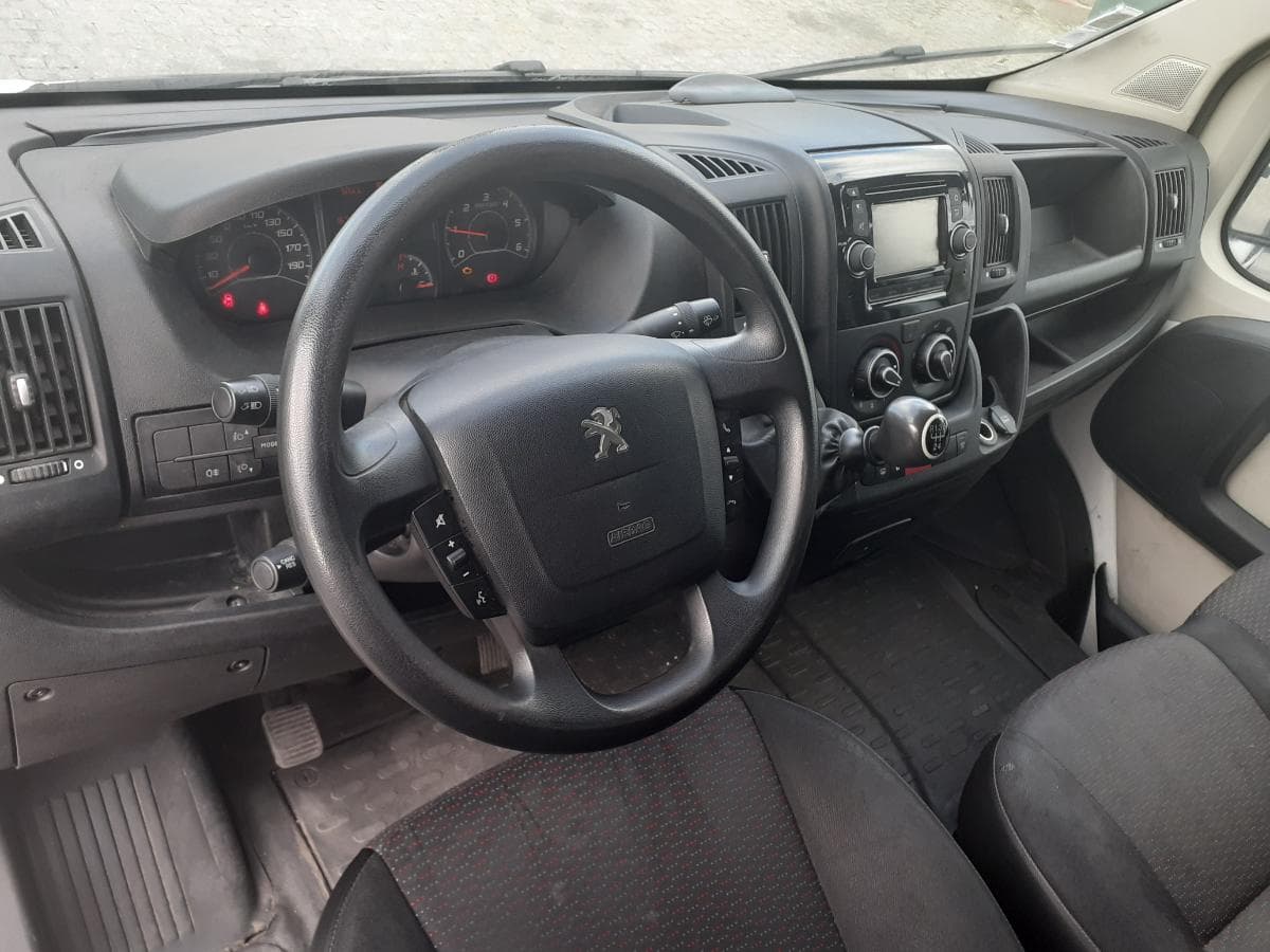 Peugeot Boxer 2.2 HDI Van · Ano 2016 — image 11