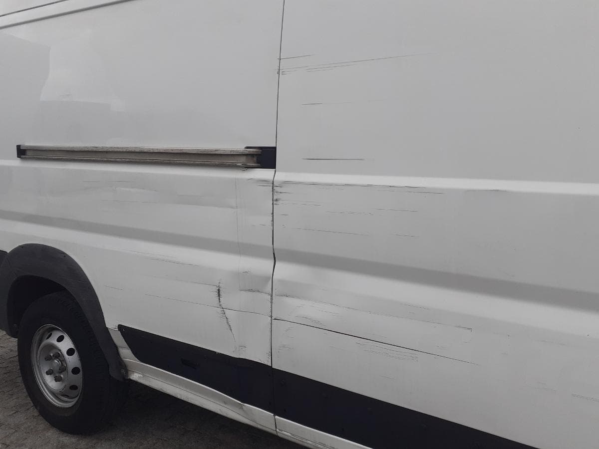 Peugeot Boxer 2.2 HDI Van · Ano 2016 — image 21