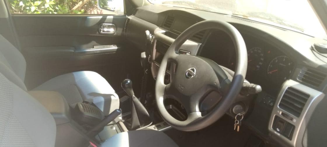 Nissan Patrol GL · — imagem 5