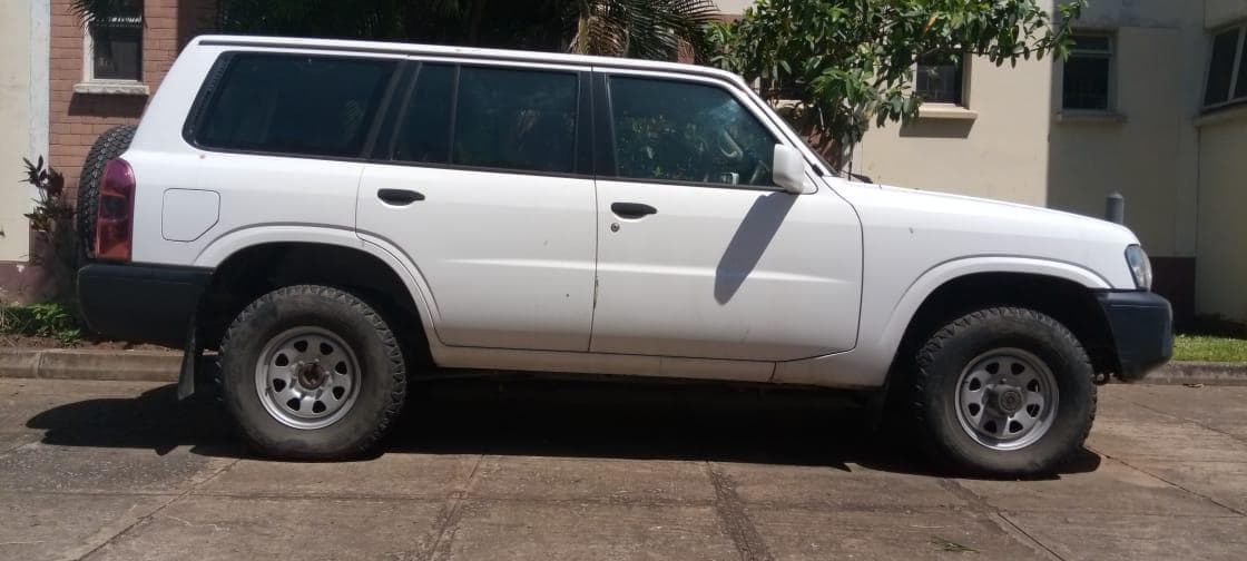 Nissan Patrol GL · — imagem 3