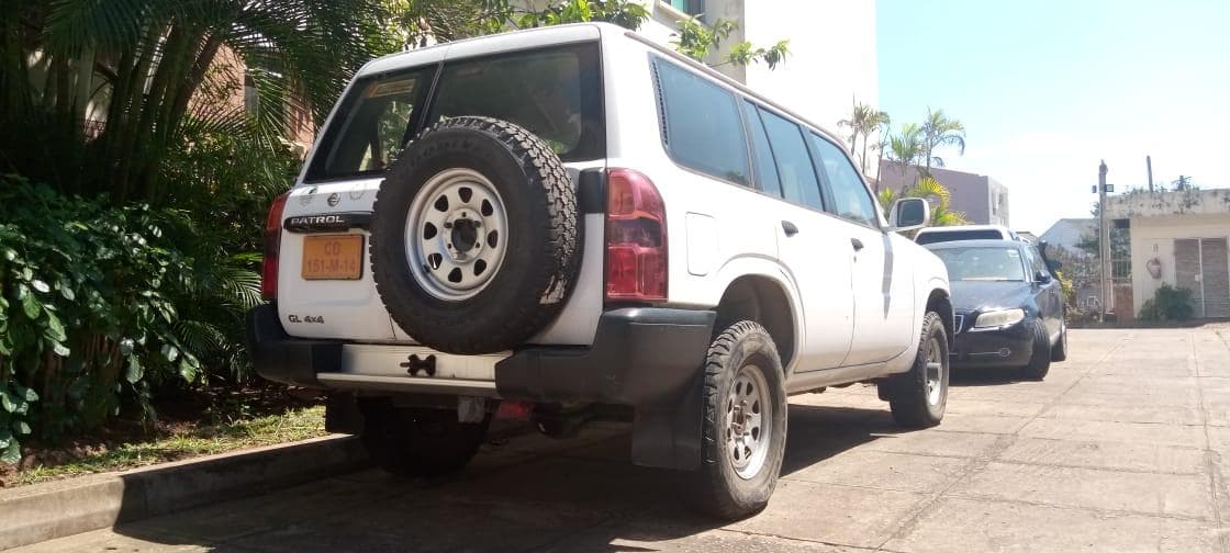 Nissan Patrol GL · — imagem 2