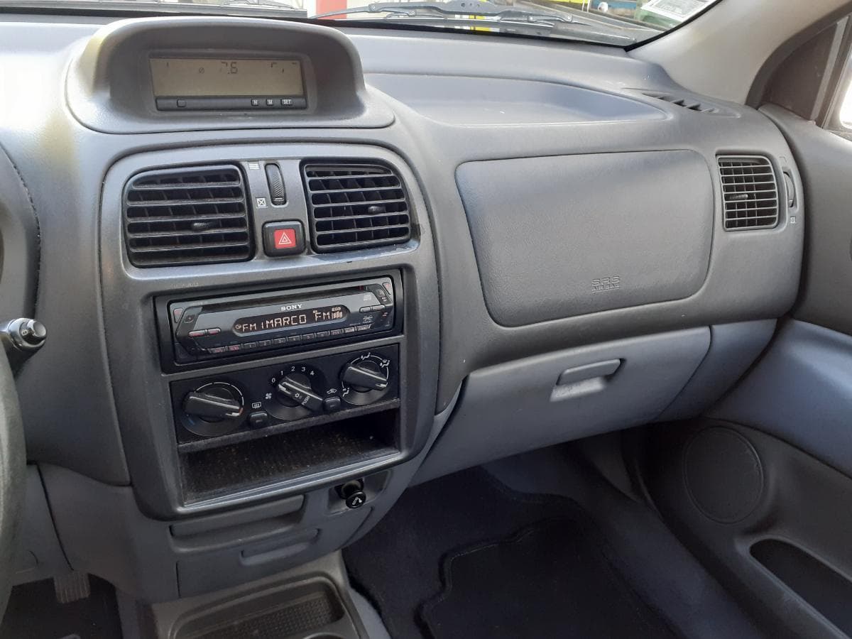 Mitsubishi Spacestar 1.3 · Ano 2000 — imagem 11