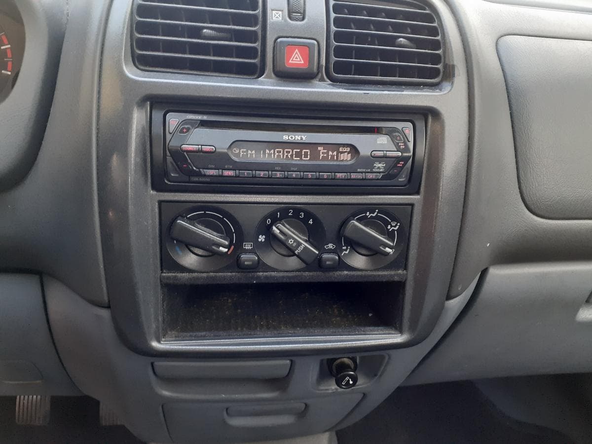 Mitsubishi Spacestar 1.3 · Ano 2000 — imagem 14