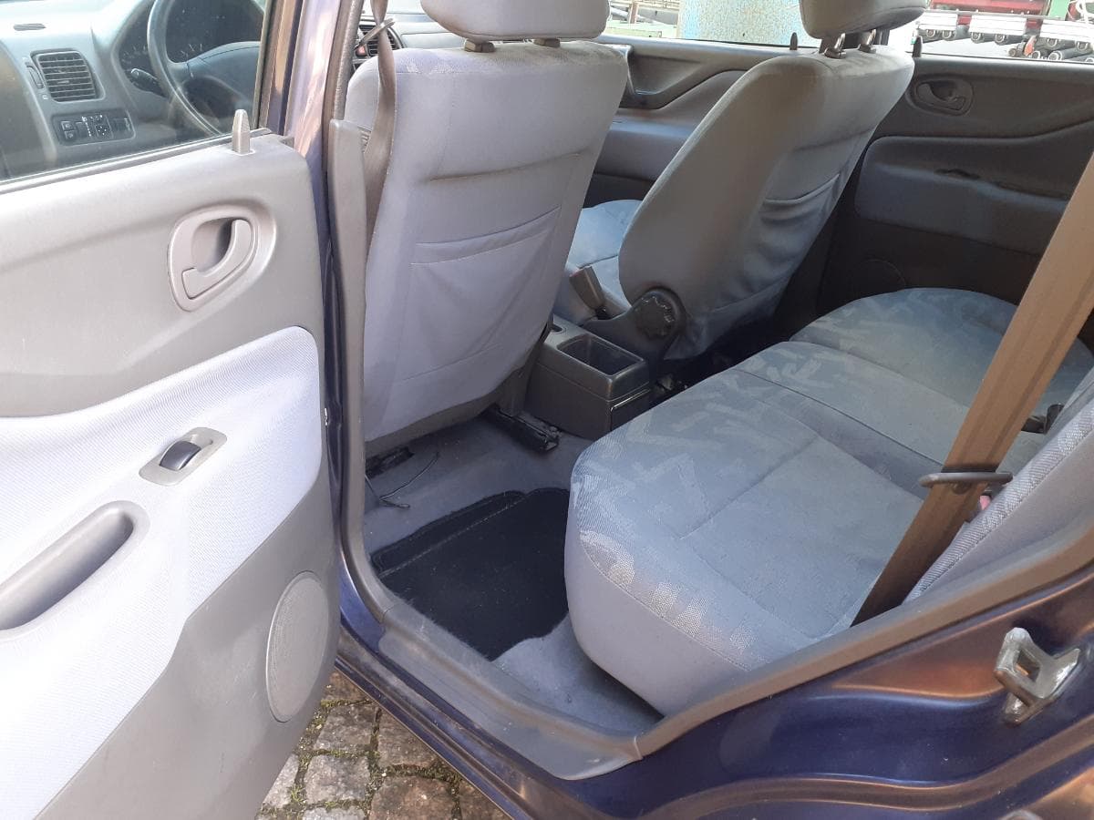 Mitsubishi Spacestar 1.3 · Ano 2000 — imagem 15