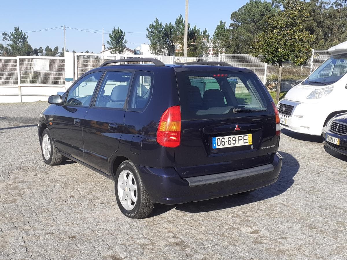 Mitsubishi Spacestar 1.3 · Ano 2000 — imagem 4