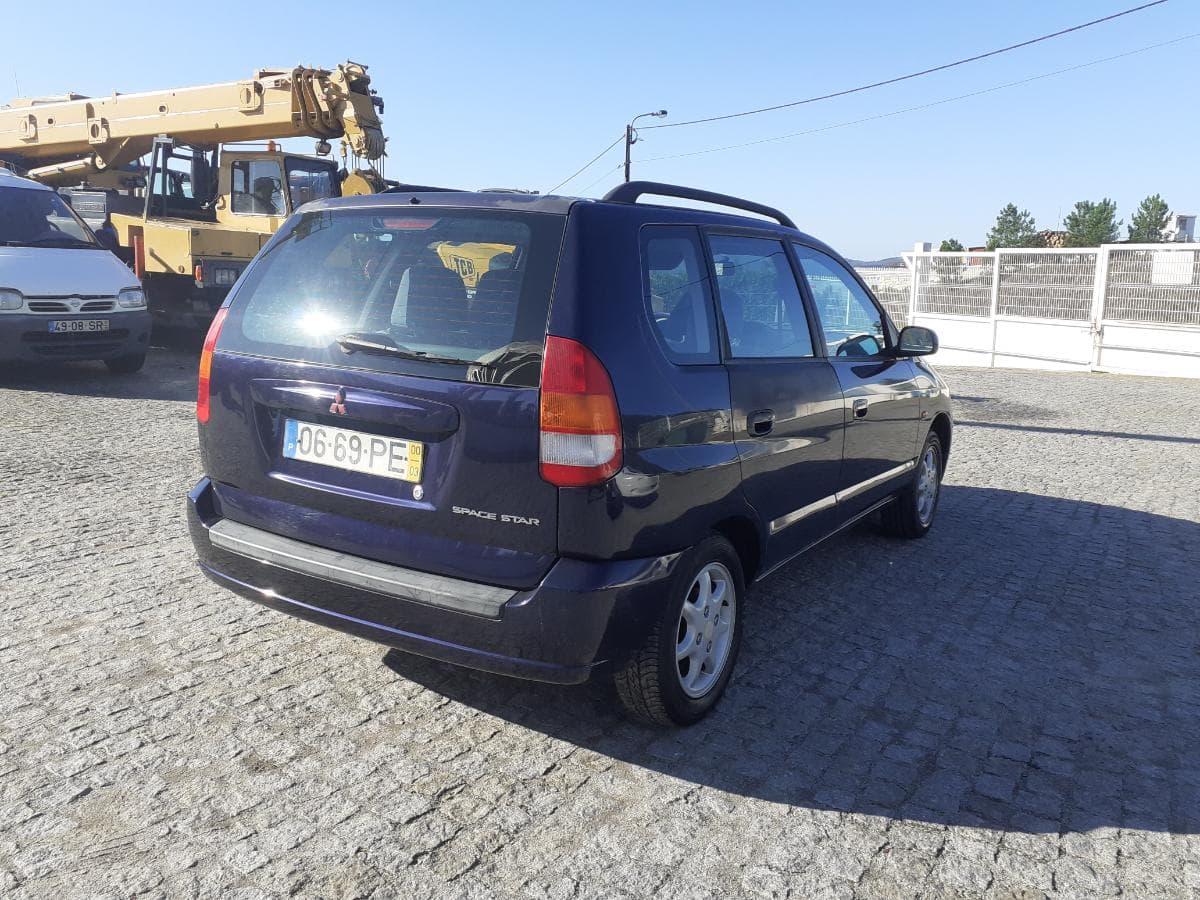 Mitsubishi Spacestar 1.3 · Ano 2000 — imagem 6