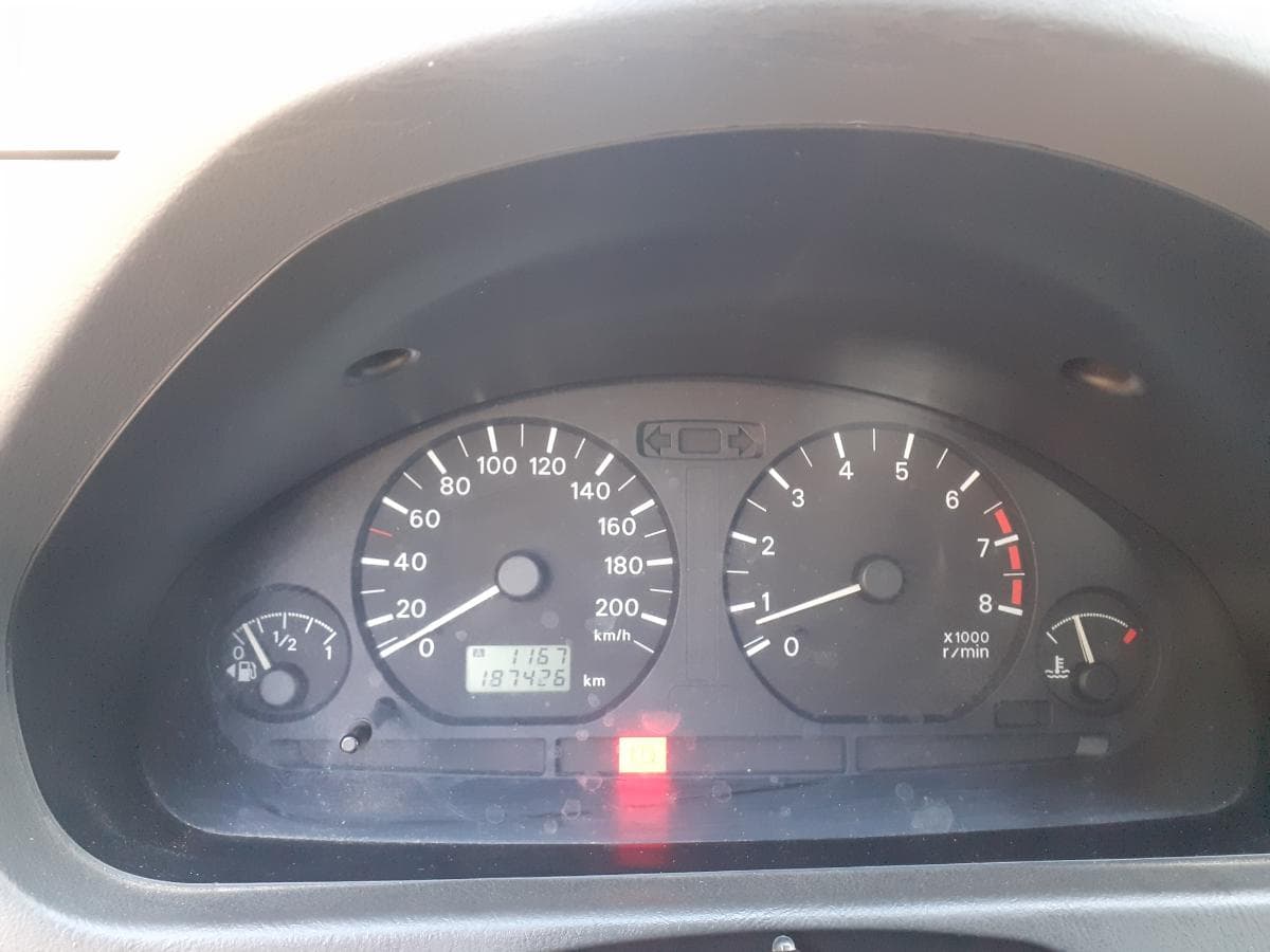 Mitsubishi Spacestar 1.3 · Ano 2000 — imagem 18