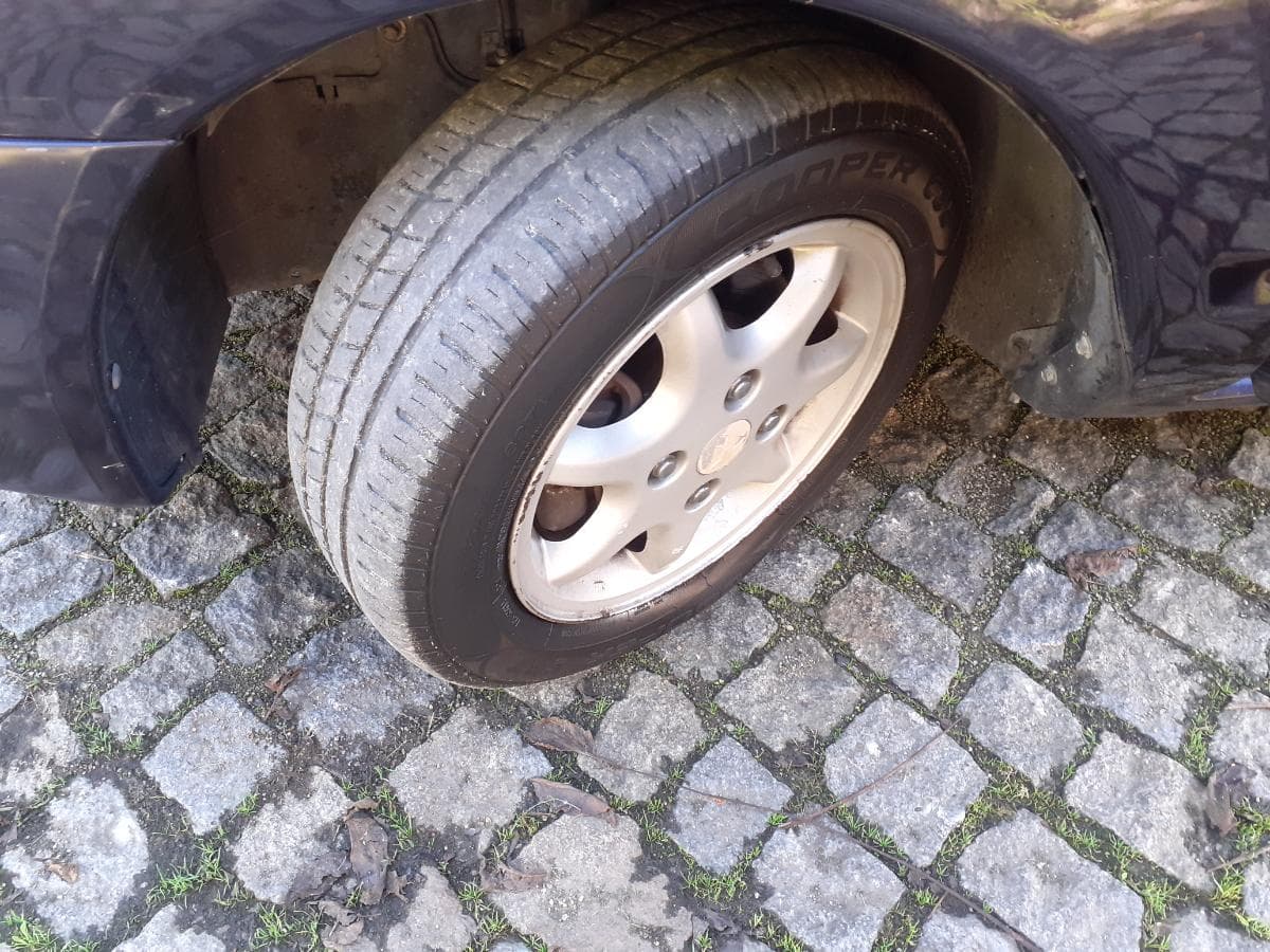 Mitsubishi Spacestar 1.3 · Ano 2000 — imagem 22