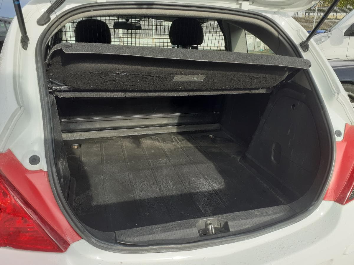 Opel Corsa Van 1.3 CDTI · Ano 2009 — imagem 7