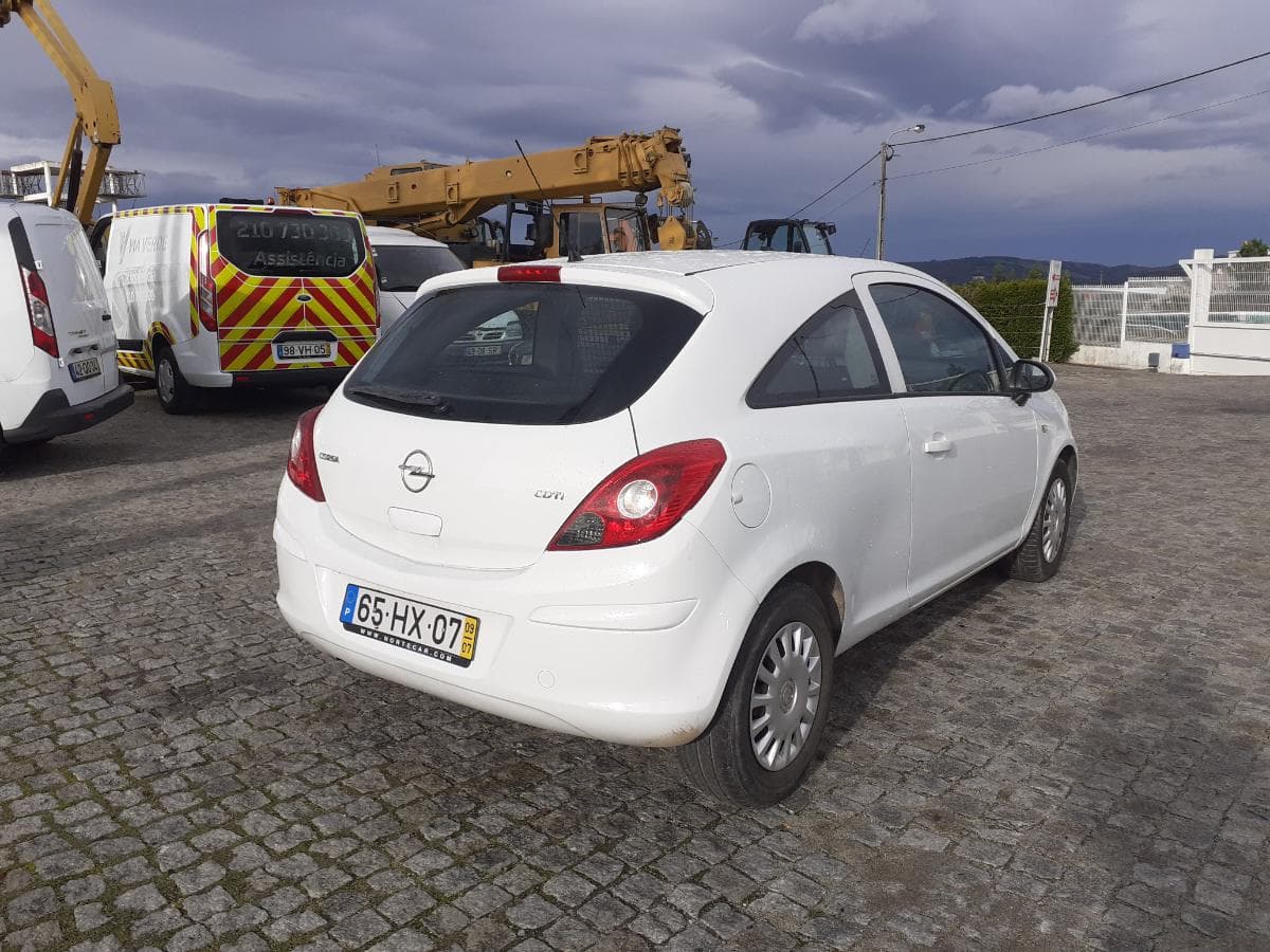Opel Corsa Van 1.3 CDTI · Ano 2009 — imagem 4