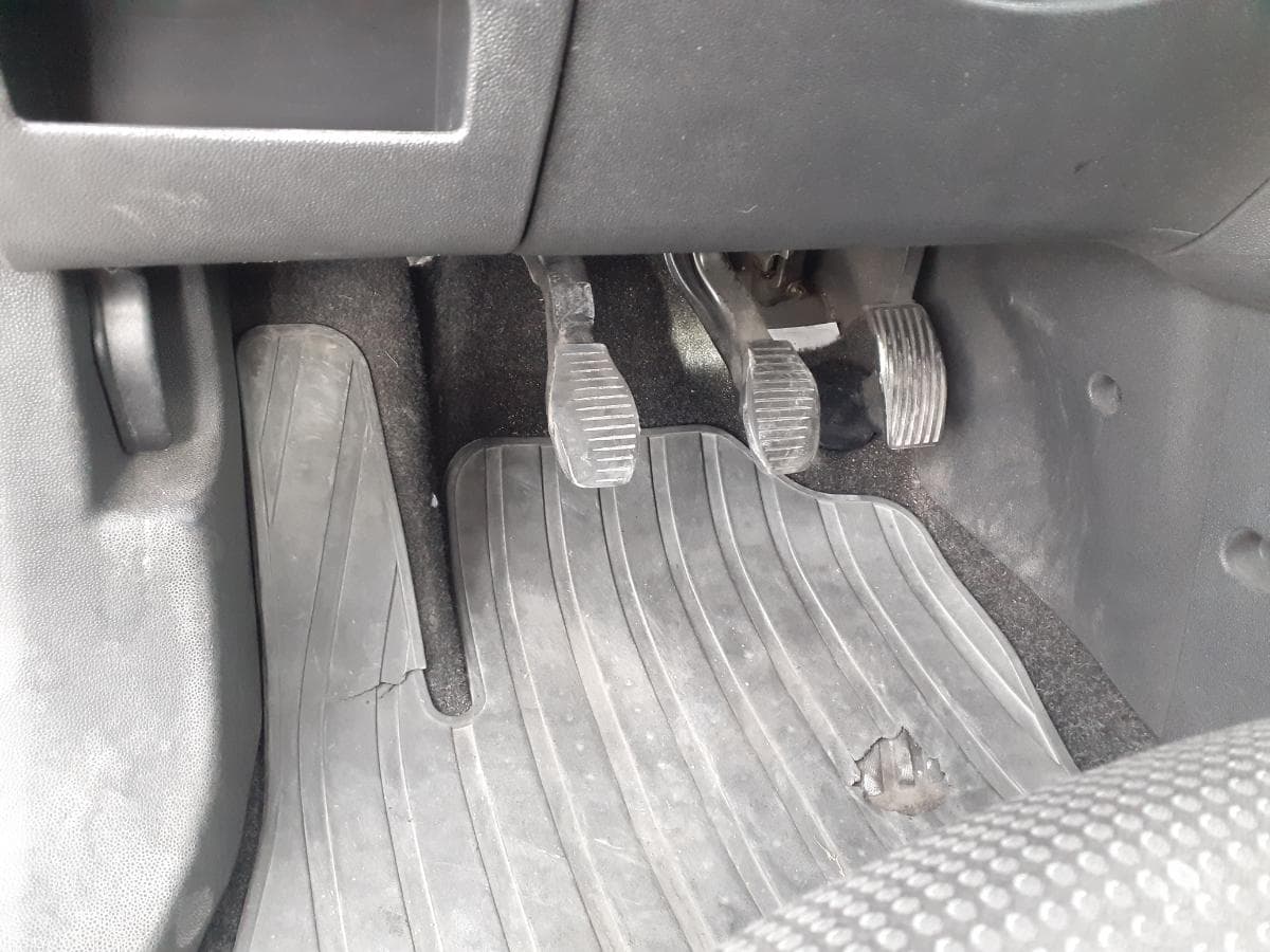 Opel Corsa Van 1.3 CDTI · Ano 2009 — imagem 16