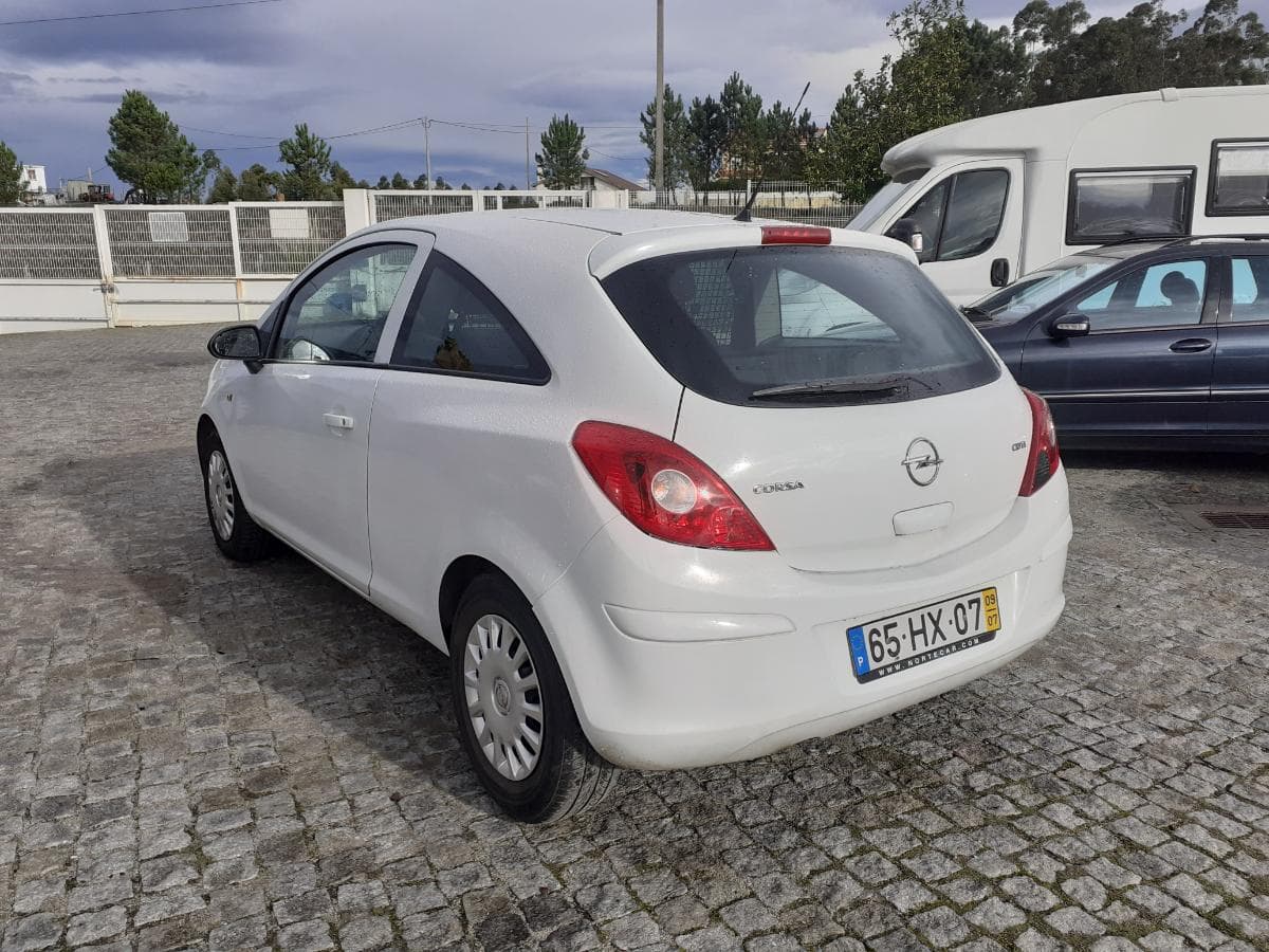 Opel Corsa Van 1.3 CDTI · Ano 2009 — imagem 6