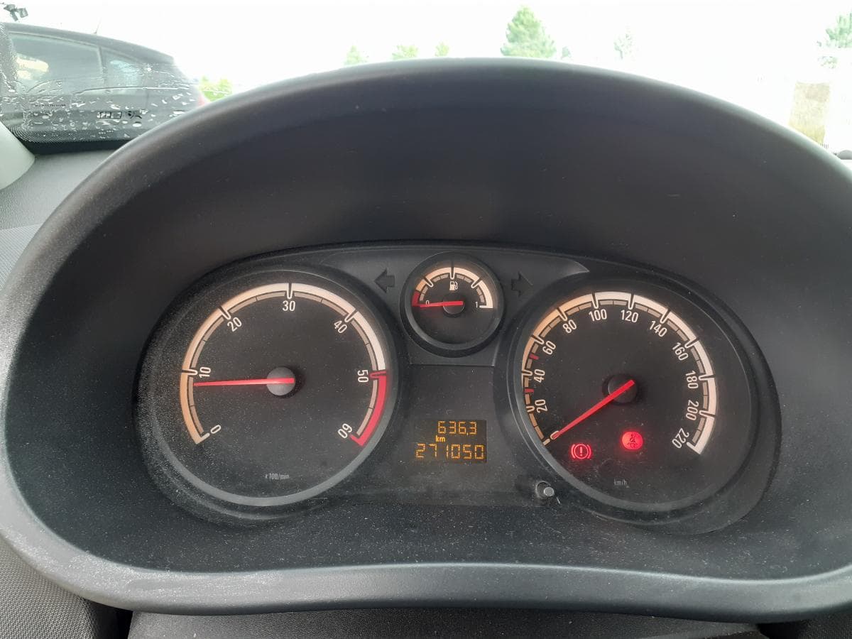 Opel Corsa Van 1.3 CDTI · Ano 2009 — imagem 18