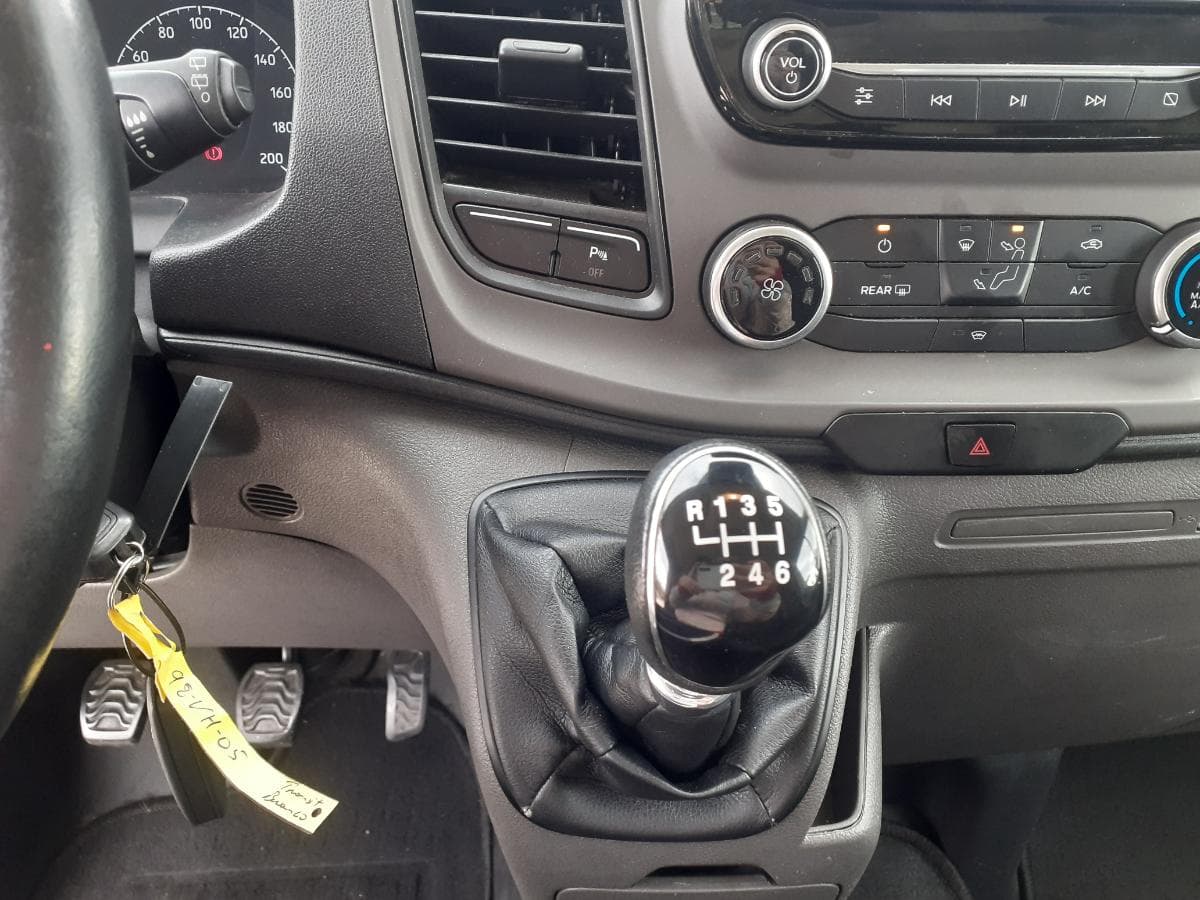 Ford Transit Custom · Ano 2018 — imagem 18