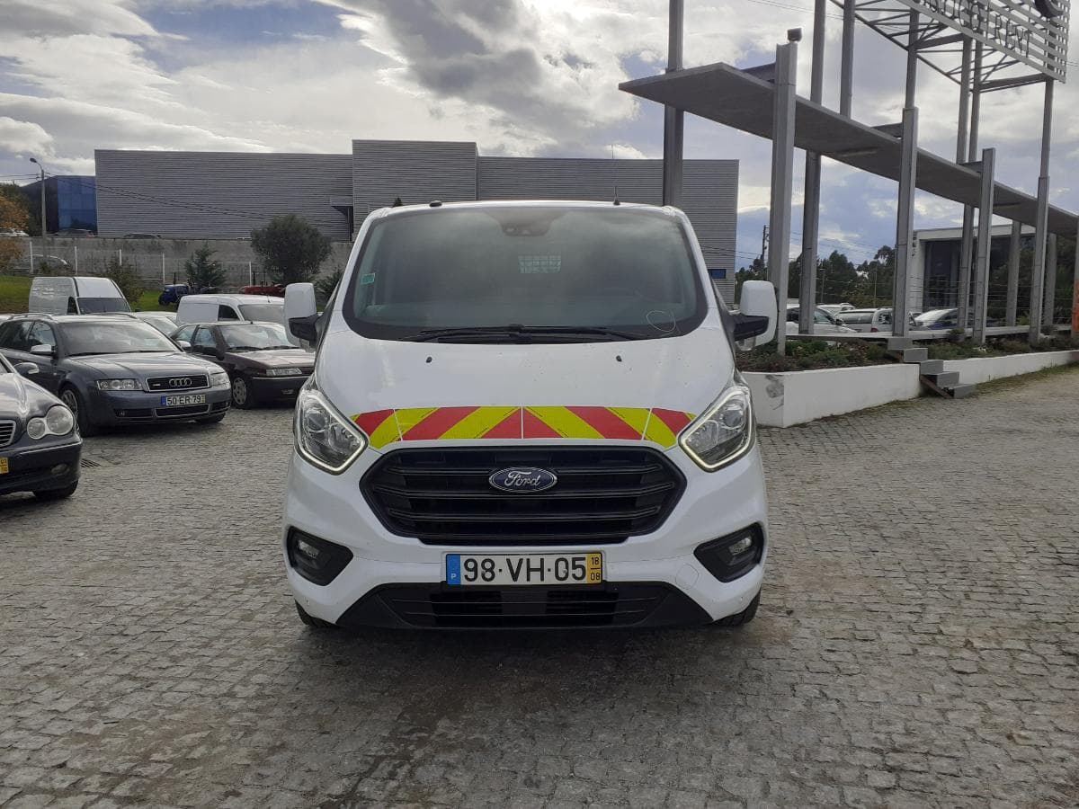 Ford Transit Custom · Ano 2018 — imagem 2