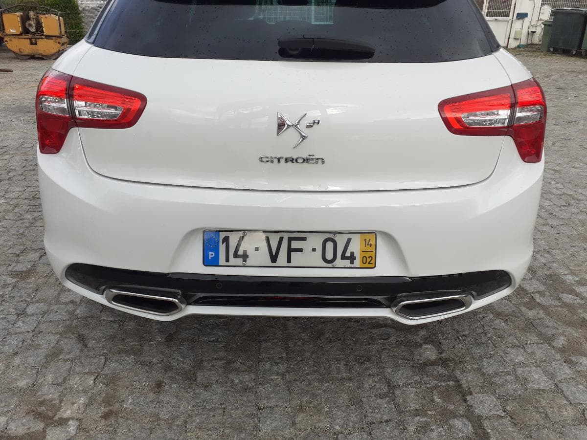 Citroën DS5 Híbrido · Ano 2014 · Híbrido Diesel — imagen 8