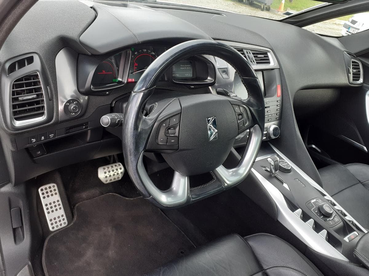 Citroën DS5 Híbrido · Ano 2014 · Híbrido Diesel — imagen 23