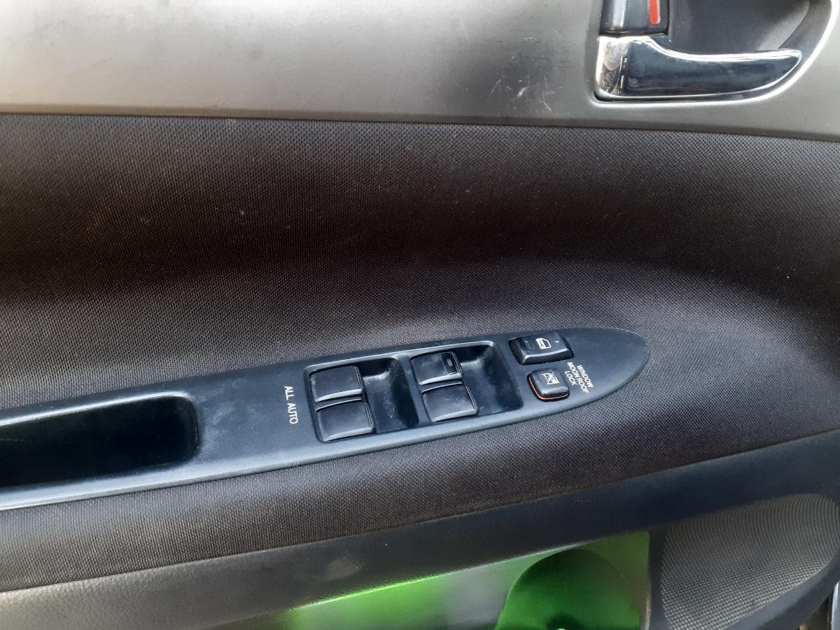 Toyota Avensis D4D · Ano 2004 — imagem 15
