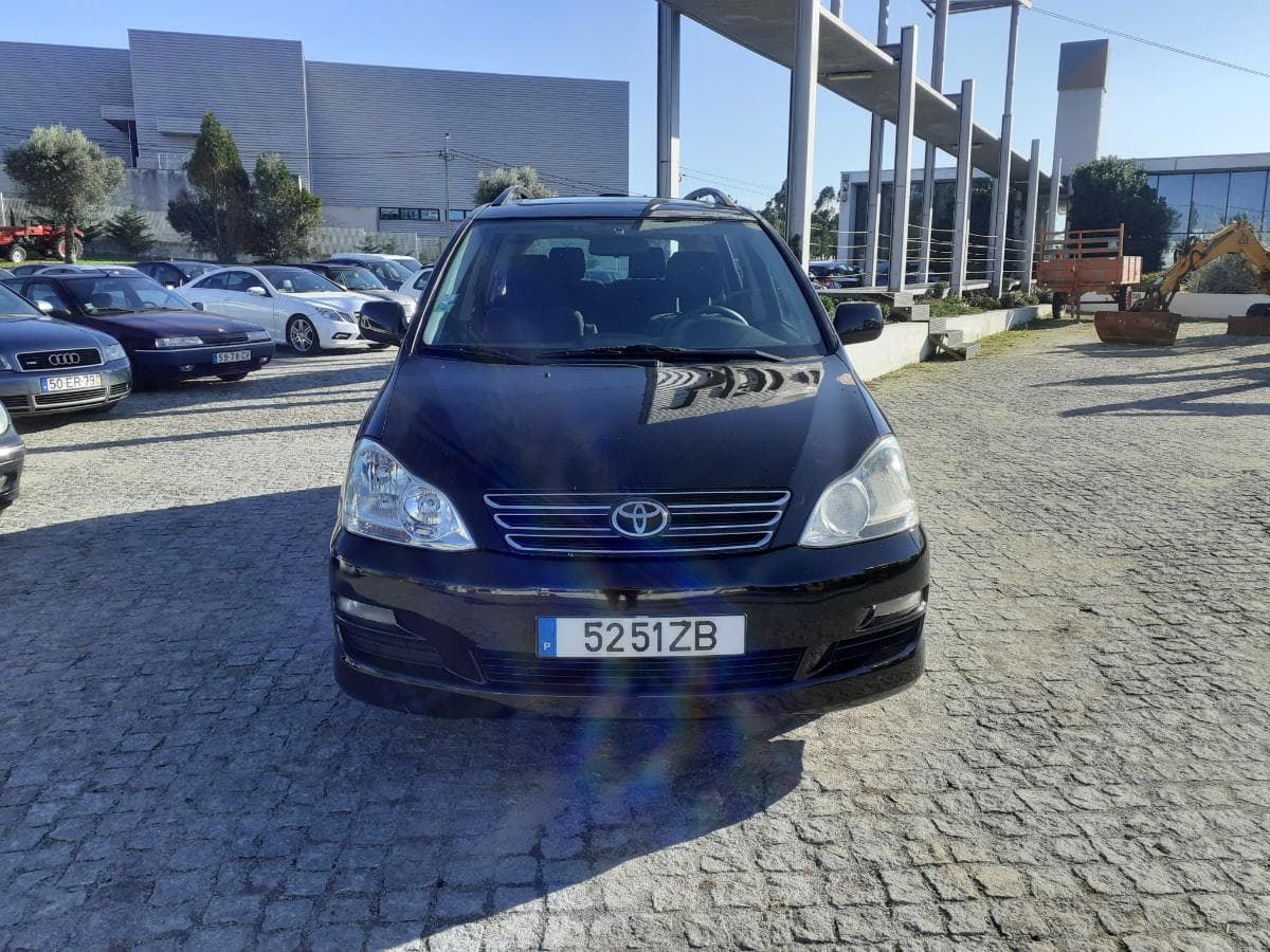 Toyota Avensis D4D · Ano 2004 — imagem 2