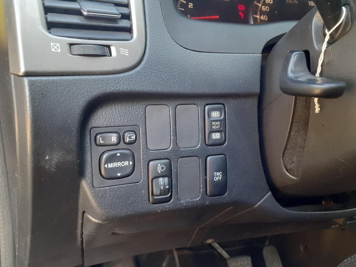 Toyota Avensis D4D · Ano 2004 — imagem 19