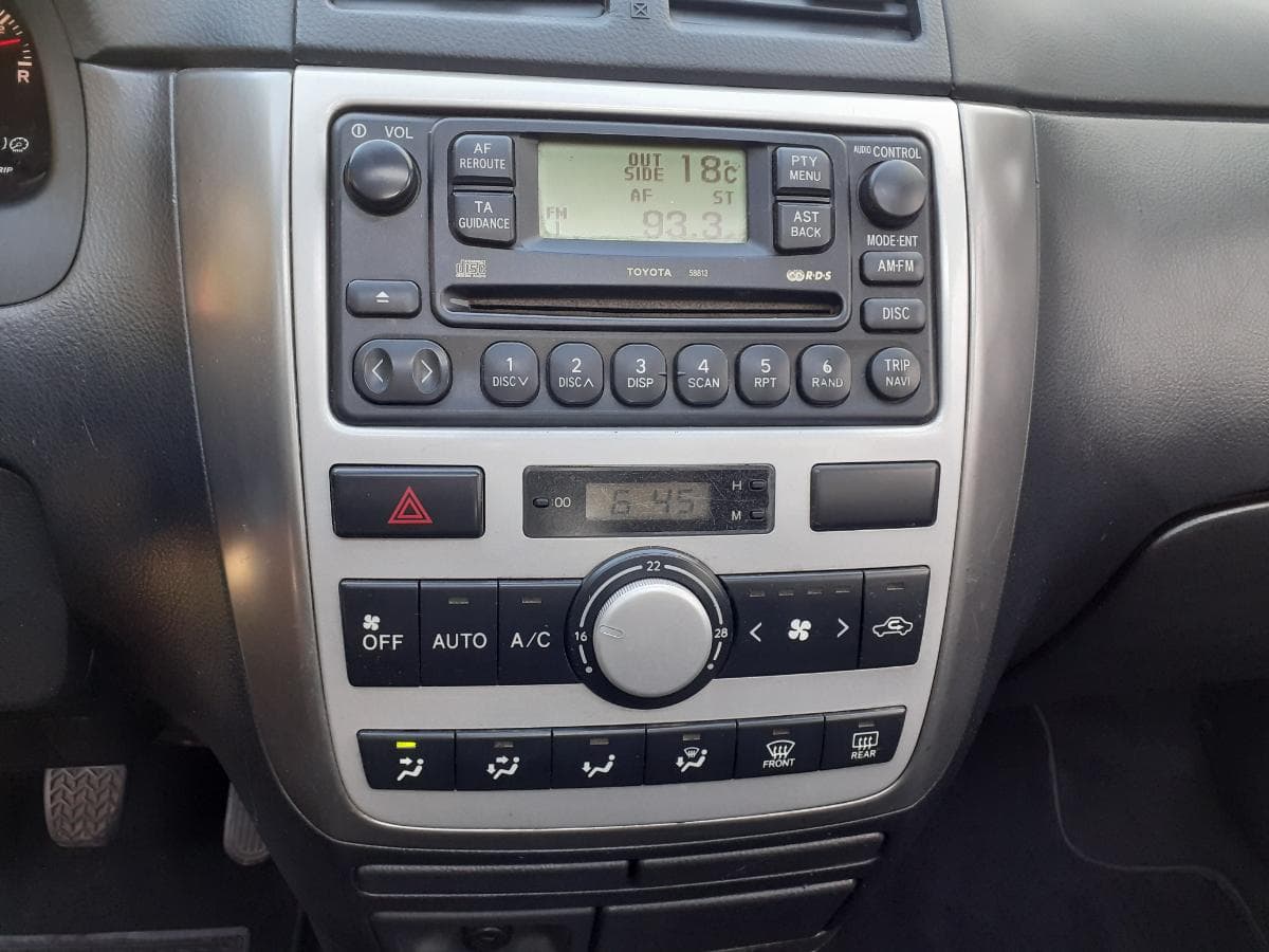 Toyota Avensis D4D · Ano 2004 — imagem 22