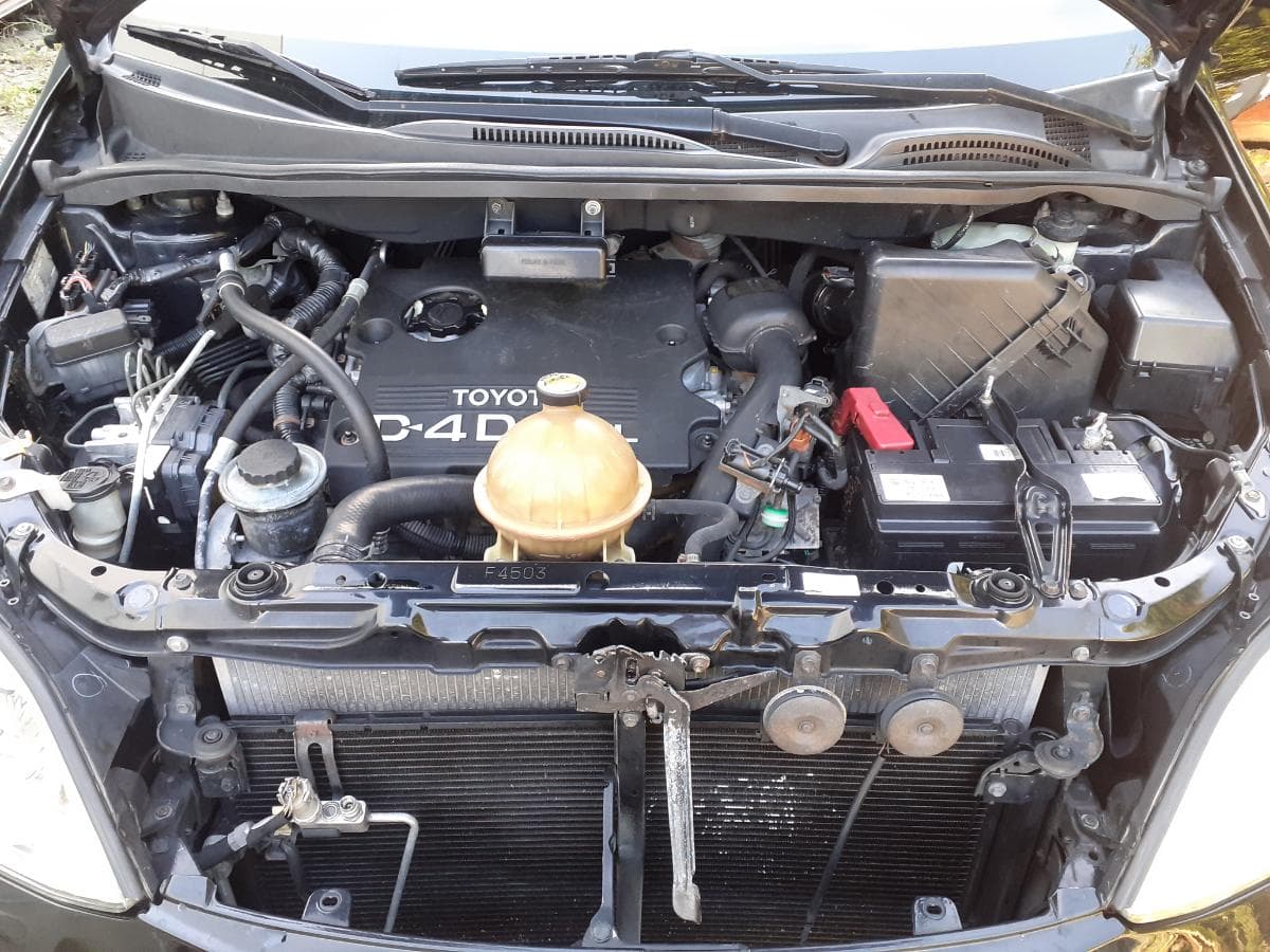 Toyota Avensis D4D · Ano 2004 — imagem 24