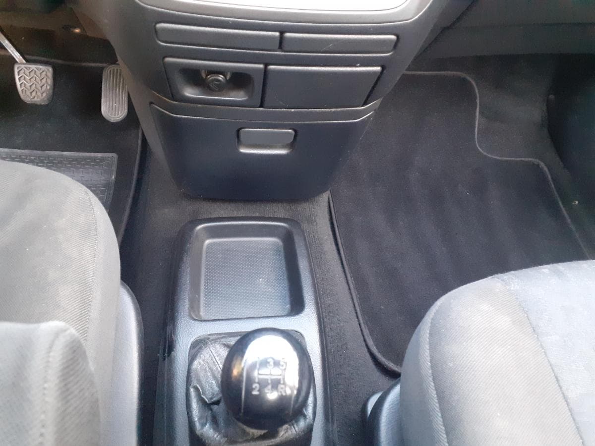 Toyota Avensis D4D · Ano 2004 — imagem 23