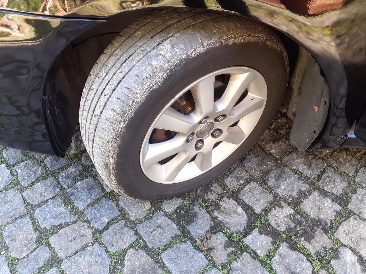 Toyota Avensis D4D · Ano 2004 — imagem 26