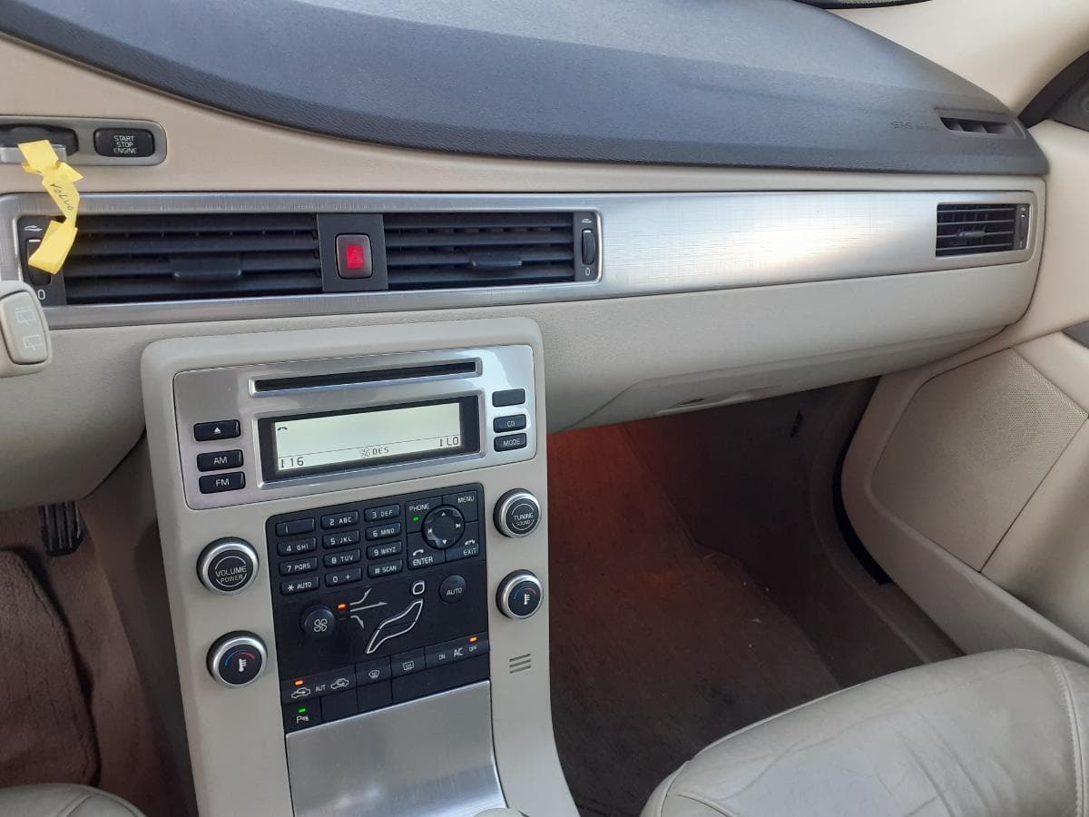 Volvo V70 1.6D · Ano 2009 — imagem 17