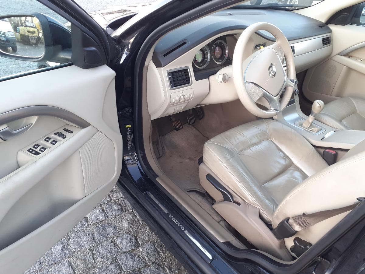 Volvo V70 1.6D · Ano 2009 — imagem 10