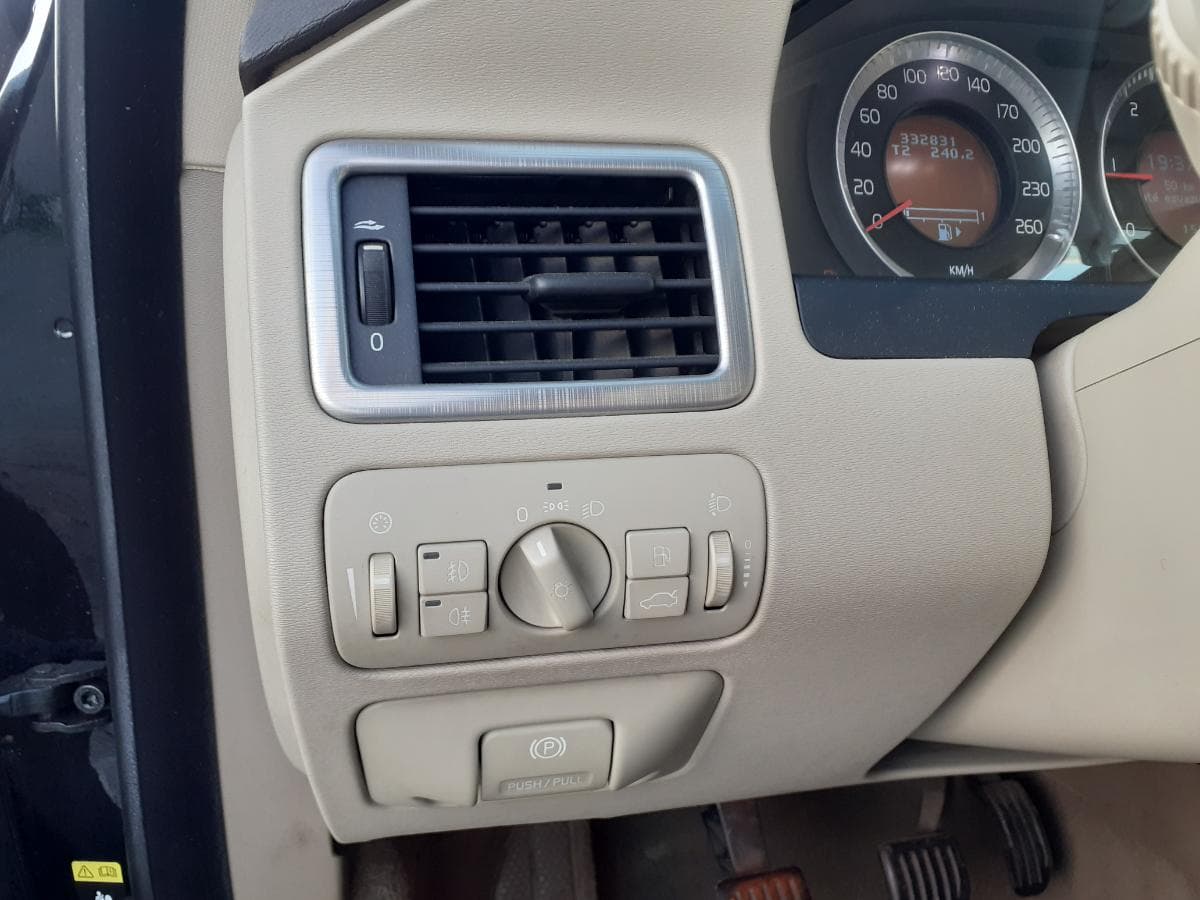 Volvo V70 1.6D · Ano 2009 — imagem 19