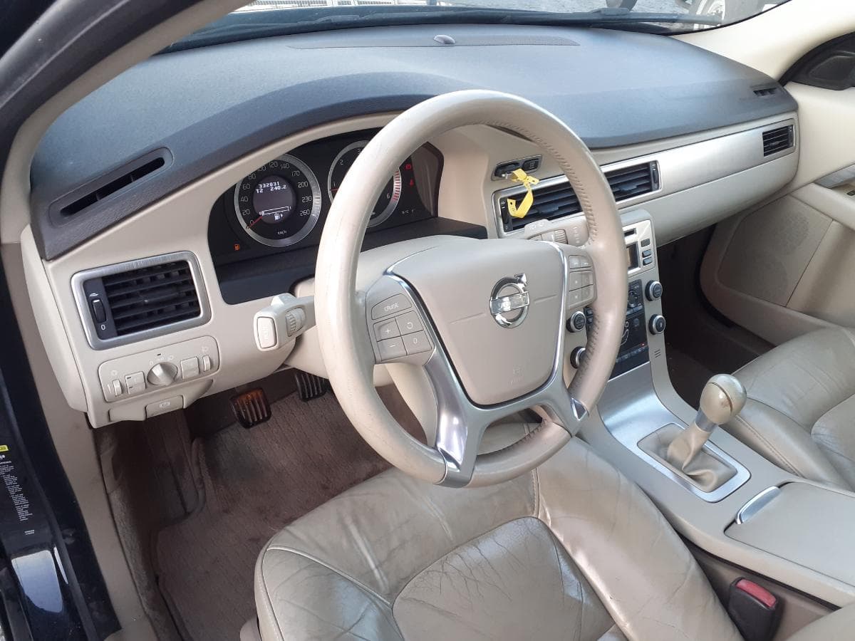 Volvo V70 1.6D · Ano 2009 — imagem 14