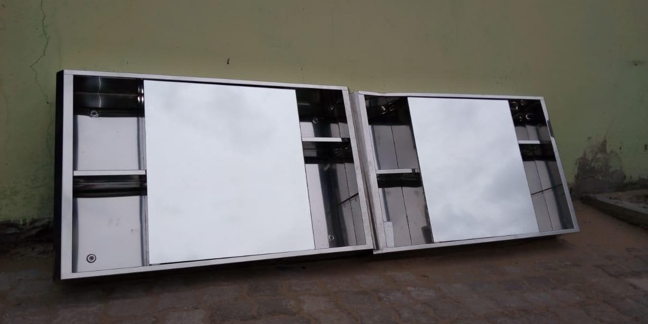 Armários com espelhos · — image 2